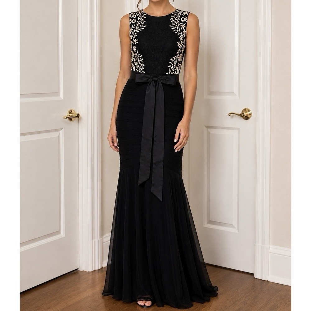 Betsy & Adam Formal Gown Dress Size 4 Black White Embroidered Lace NWT